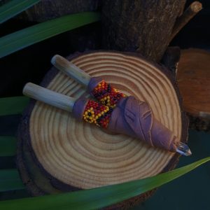 Kuripe de Miçangas com Cristais • Aplicador de Rapé