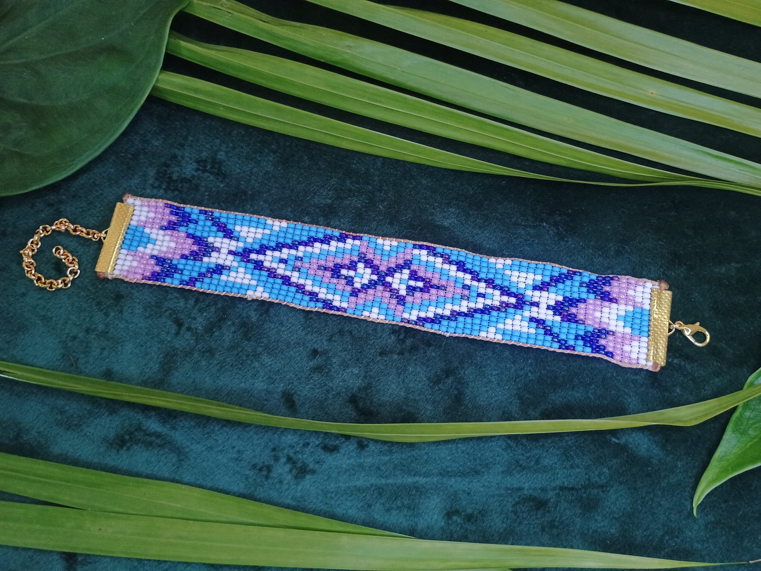 Pulseira de Miçangas de Vidro com Fecho Dourado - Imagem 3