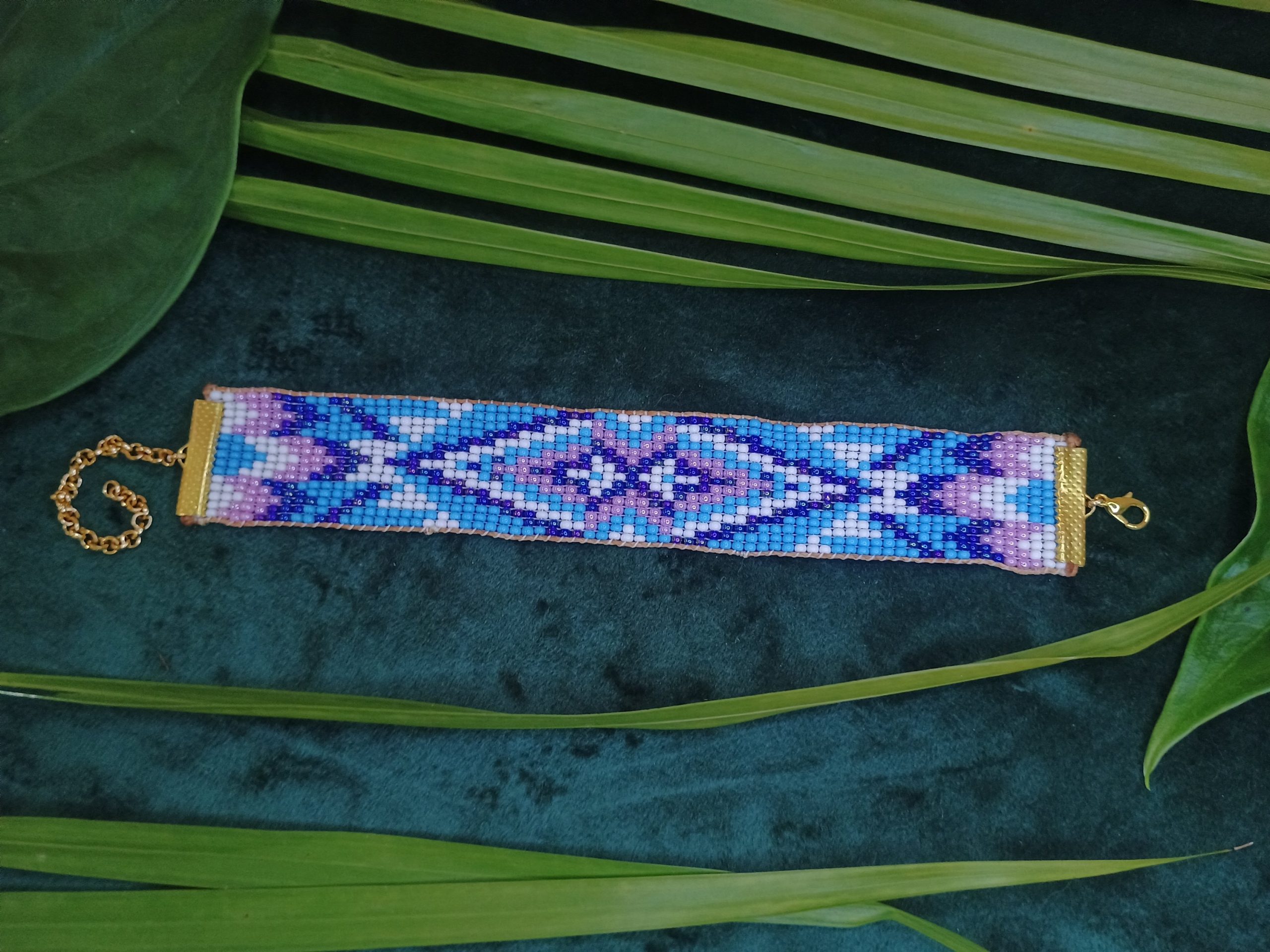 Pulseira de Miçangas de Vidro com Fecho Dourado - Imagem 5