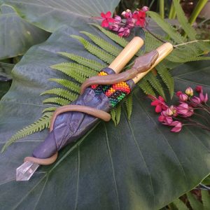 Kuripe de Miçangas com Cristal e Jibóia Encantada